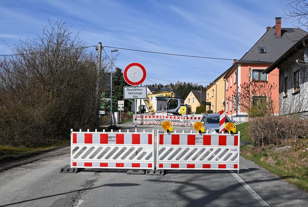 Schönheider Straße ist voll gesperrt - Die Schönheider Straße S277 ist aktuell aufgrund von Baumaßnahmen voll gesperrt. Foto: Ramona Schwabe