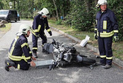 Schwerer Verkehrsunfall zwischen Auto und Motorrad: Zeugen gesucht - Bereits amSamstag kam es in Thiensdorf zu einem schweren Verkehrsunfall. Die Polizei sucht nun nach Zeugen. Foto: Roland Halkasch