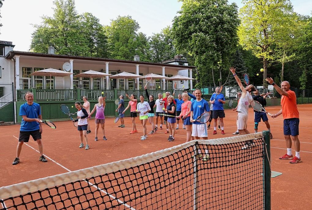 Spannender Tennis-Samstag im Küchwald steht an - Gute Laune beim CTC - am Samstag gibt's Spitzentennis im Küchwald. Foto: Peggy Schellenberger