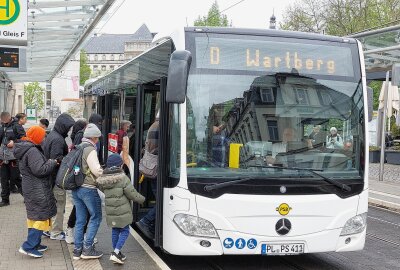 Streik in Plauen: Die Straßenbahn-Stadtbusse bleiben stehen - Die Gewerkschaft Verdi hat die Beschäftigten der Straßenbahn-Bus GmbH Plauen ab Mittwoch zu einem mehrtägigen Warnstreik aufgerufen. Fotos: Karsten Repert