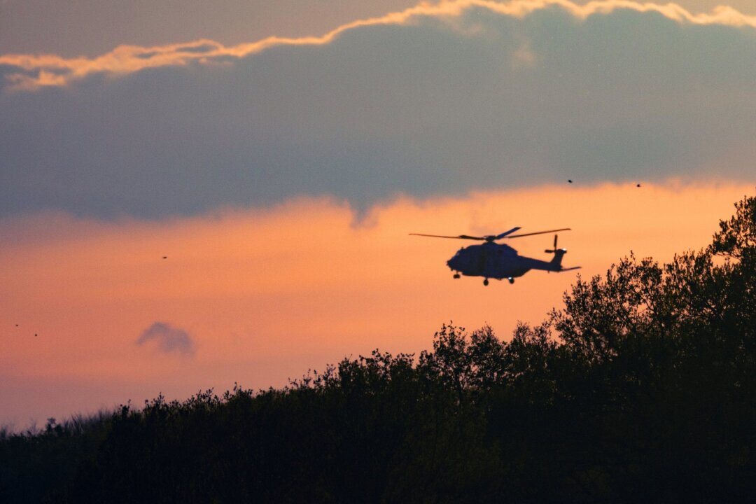 Suche nach Arian geht weiter - andere Strategie in der Nacht - Die Bundeswehr beteiligt sich seit Tagen an der Suche nach Arian - etwa mit einem Tornado-Flugzeug, Drohnen und einem Hubschrauber.