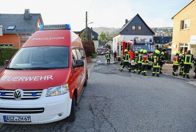Technischer Defekt? Brand in Schwarzenberger Wäscherei - In Schwarzenberg geriet eine Wäscherei in Brand. Foto: Niko Mutschmann
