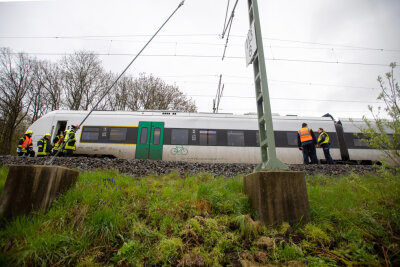 Tödliches Zugunglück trotz Notbremsung in Plauen -  Mann kommt unter Bahn. Foto: Ellen Liebner