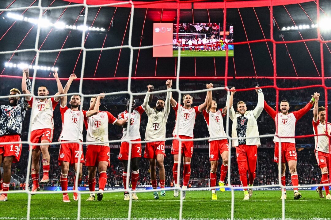 Tuchels Wunsch und Bayerns Traum: Wembley-Finale gegen BVB - Die Spieler des FC Bayern München feiern den Einzug in Halbfinale der Champions League.