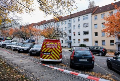 Update: Chemikalienfund in Chemnitz - Beamter des LKA verletzt - Die Feuerwehr und Polizei befindet sich derzeit im ABC-Einsatz. Foto: Harry Härtel