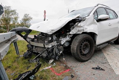Update: Elfjährige schwer verletzt nach Crash auf B95 in Chemnitz - Der Verkehr wurde halbseitig vorbeigeleitet. Foto: Harry Härtel