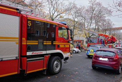 Update: Ermittlungen wegen versuchten Mordes nach Brand in Dresden - Am Donnerstag kam es gegen 8.45 Uhr an der Gabelsbergerstraße zu einem Wohnungsbrand. Foto: Roland Halkasch