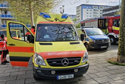 Update: Feuerwehreinsatz im Chemnitzer Zentrum: Was ist passiert? - Eine Person musste ins Krankenhaus eingeliefert werden. Foto: Harry Härtel
