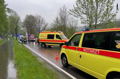 Update: Vollsperrung nach Verkehrsunfall auf B101 - Zwei Personen schwer verletzt - Polizei ermittelt: Unfall zwischen Schwarzenberg und Grünstädtel fordert Verletzte. Foto: Daniel Unger