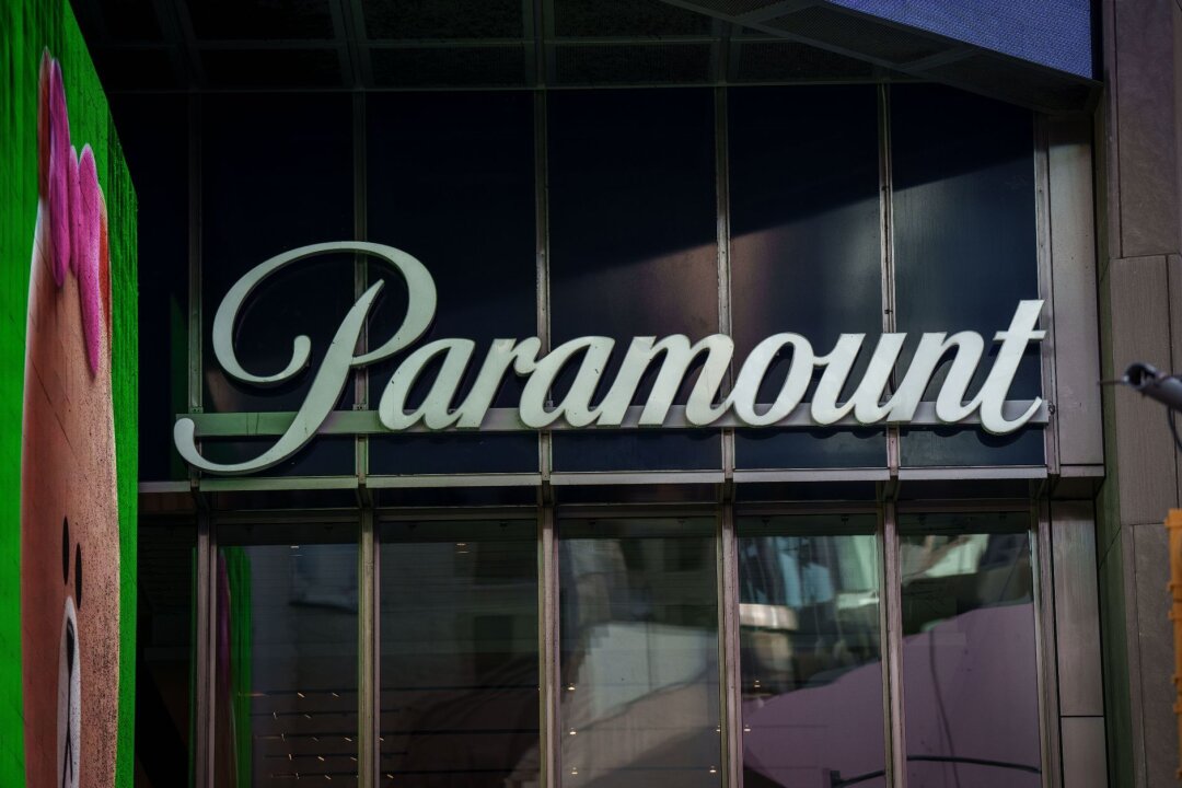 Verkaufs-Krimi bei Paramount eskaliert mit Chefwechsel - Paramount hat ein Fusionsangebot der Film-Produktionsfirma Skydance vorliegen.