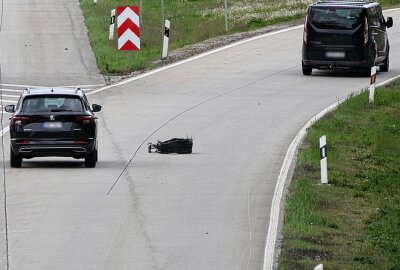 Verlorenes LKW-Rad sorgt für Stillstand auf der Autobahn - Es wurde durch die Polizei behoben. Foto: Sören Müller
