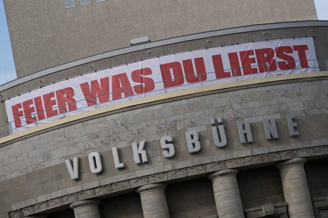 Volksbühne verabschiedet verstorbenen Intendanten Pollesch - Die Berliner Volksbühne nimmt Abschied von René Pollesch.