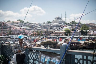Wie Sie in 6 Schritten eine aufregende Städtereise planen - Auf der Grenze zwischen Europa und Asien: Istanbul bietet eine schillernde Geschichte.