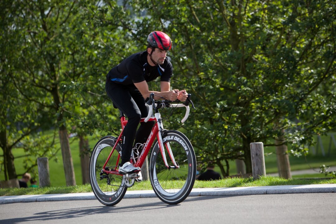 Wie Sie mit Radtraining die Fitness steigern - Voll fit: Fahrradfahren trainiert viele, verschiedene Muskeln.