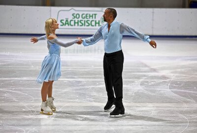 Wieder vereint: Aljona Savchenko und Robin Szolkowy feiern Comeback auf dem Eis - Das Duo feiert sein Comeback auf dem Eis. Foto: Andreas Kretsche