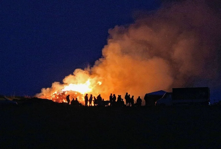 Wo im Erzgebirge 2024 magische Hexenfeuer die Walpurgisnacht erhellen - Am Sonnabend werden wieder viele große Feuer lodern. Foto: Markus Pfeifer