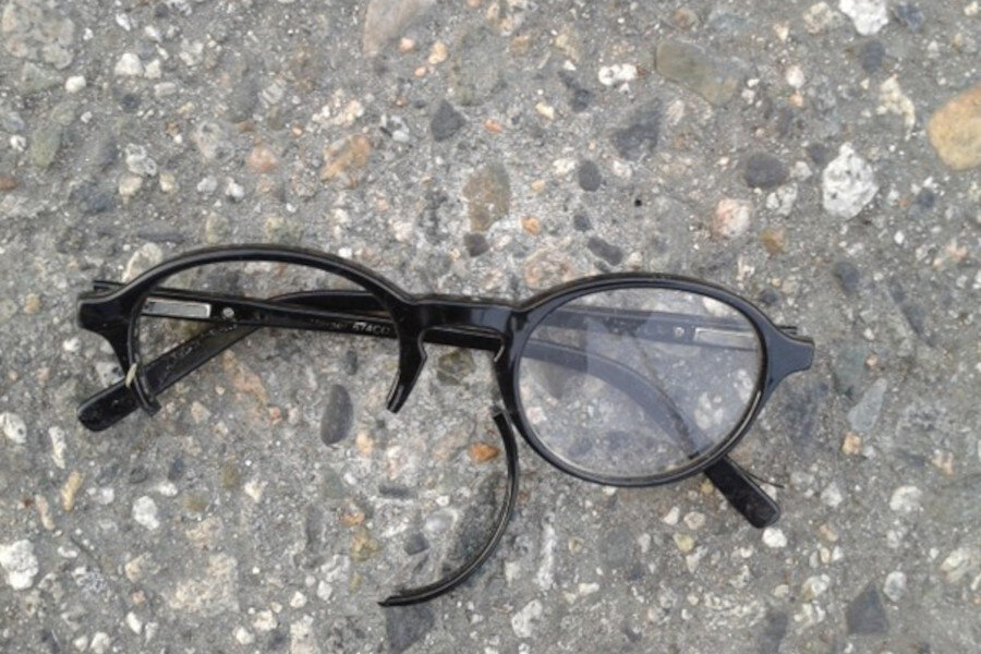 Brille nicht mehr zu retten! Ersatz muss ran. Bildquelle: bluemoonjools via pixabay