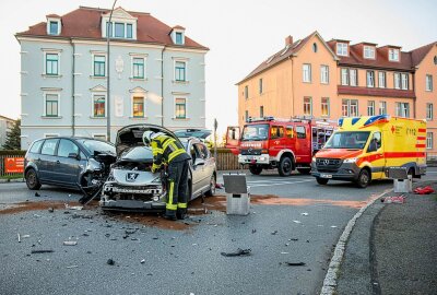 Zwei Verletzte bei heftigem Unfall in Zittau - Die Unfallstelle. xcitepress/Thomas Baier
