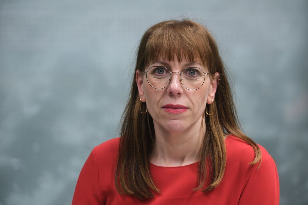 Gesetz gegen "politisches Stalking" in Bundesrat gebracht - Katja Meier (Grüne), Justizministerin des Landes Sachsen, sitzt bei der Landesversammlung der sächsischen Grünen.