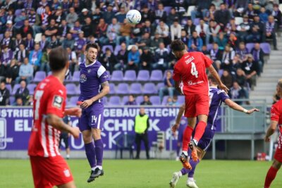 0:1 im Derby: Aue verliert auch daheim gegen Zwickau - Am Ende behielt Zwickau mit dem 0-1 das bessere Ende für sich.