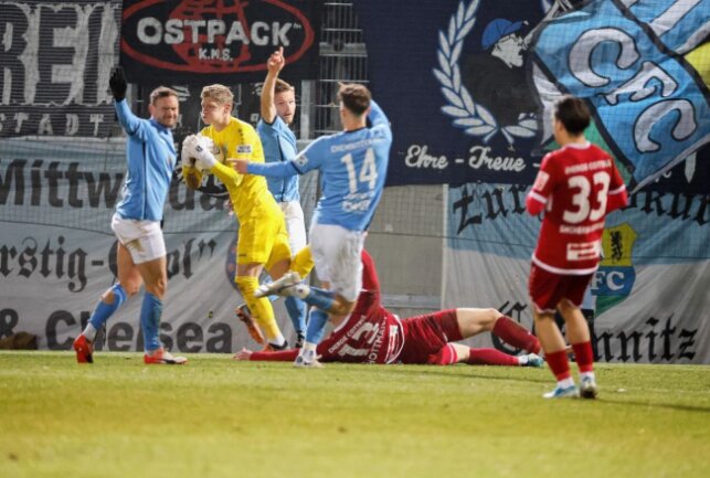 0:2! CFC verliert Anschluss an Tabellenspitze - Jakub Jakubov in Action. Foto: Harry Härtel