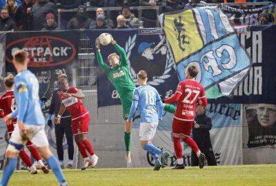 0:2! CFC verliert Anschluss an Tabellenspitze - Elias Bethke in Action. Foto: Harry Härtel