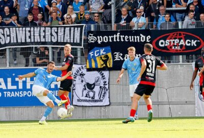 0:3! CFC unterliegt daheim Aufsteiger Erfurt deutlich - Okan Kurt am Ball. Foto: Harry Härtel