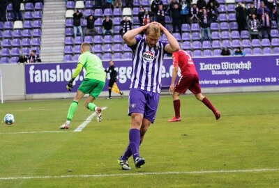 1:0 gegen Regensburg: Veilchen holen ersten Sieg des Jahres - Jan Hochscheidt hatte kurz vor Ende noch die Chance auf 2-0 zu erhöhen. Foto: PicturePoint
