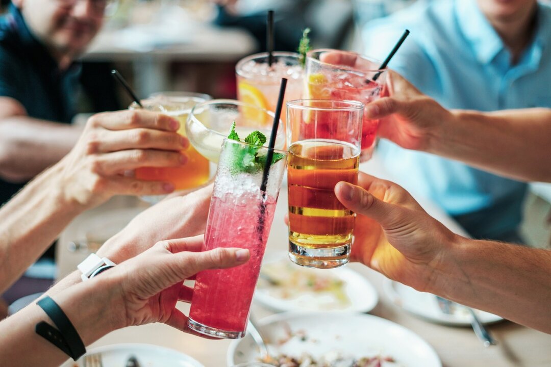 10 Cocktails und Longdrinks, die jeder mag! - 