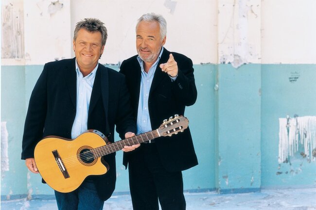 Diese zwei älteren Herren mit Gitarre hatte 2000 in Stockholm niemand vorher auf dem Schirm: die dänischen Olsen Brothers. Mit dem Song "Fly on the Wings of Love" landeten sie auch einen international kommerziell erfolgreichen Hit.
