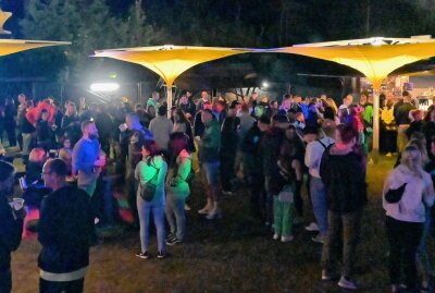 11. Electric Summer Night: Tanz, Beats und Partyfieber - Die Electric Summer Night in Sosa hat 600 Besucher angelockt. Foto: Ralf Wendland
