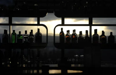 12 Fakten, die Sie über Alkohol wissen müssen - Ein hoher Alkohol- oder auch Zuckergehalt trägt positiv zu der Langlebigkeit von Spirituosen bei.