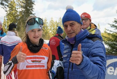 12-jährige Sportlerin erfolgreich beim DSV Schülercup - Pia Loh mit Trainer Uwe Schuricht. Foto: Ralf Wendland