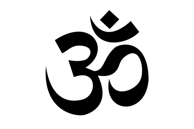 Om ist eine heilige Silbe (Aum), wenn man den Hindus, Jainas und Buddhisten Glauben schenkt, die die Essenz des Sein symbolisiert. Om steht ebenfalls für Glück und Erfolg und soll Schutz bieten.