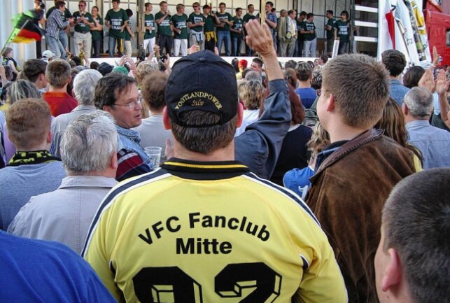 Der VFC ist in der Saison 2003/2004 Meister geworden. Plauen lag in der Tabelle vor Jena, Magdeburg und Halle! Foto: Karsten Repert