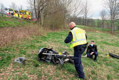 19-jähriger Motorradfahrer verstirbt nach schwerem Unfall in Grünhainichen - Tödlicher Unfall in Grünhainichen. (Foto: Harry Härtel)