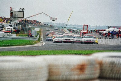 1951 erstmals zwei Rennen auf dem Sachsenring - Seit 1996 finden pro Jahr regelmäßig zwei oder mehr Rennen auf dem Sachsenring statt. Foto: Thorsten Horn