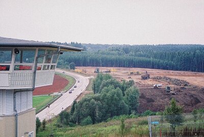 20 Jahre Norderweiterung des neuen Sachsenrings - So kehrte der Motorsport an genau die Stelle zurück, wo einst Mini-Bikes knatterten. Foto: Thorsten Horn
