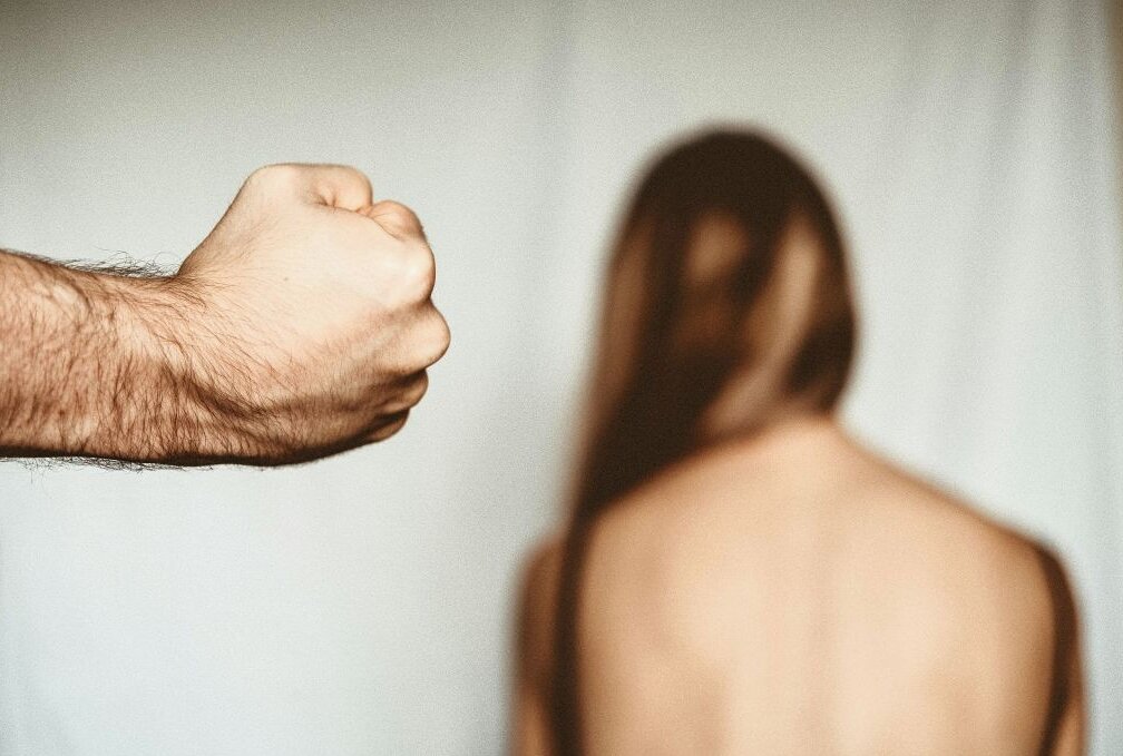 Sexuelle Übergriffe sind auch eine Form von Gewalt. Symbolbild. Foto: Pexels