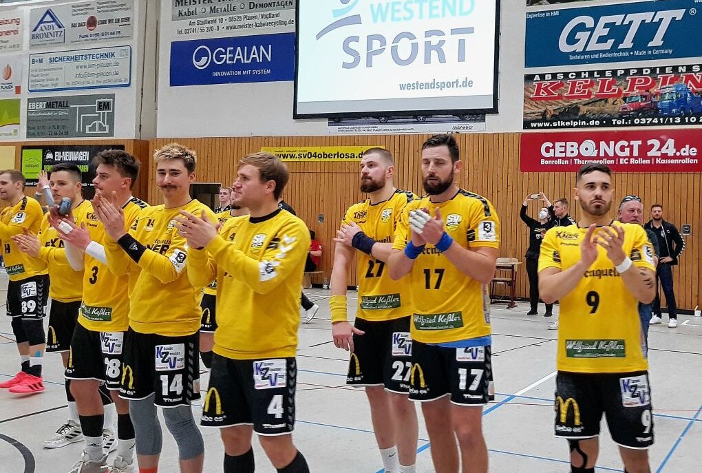 24:24! Oberlosa holt ersten Punkt in dritter Handball Liga - Nach neun Niederlagen in Folge hat der SV 04 Oberlosa beim 24:24-Remis gegen Northeim den ersten Punkt in der 3. Liga erobert. Foto: Karsten Repert