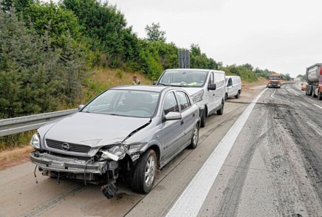 Verkehrsunfälle auf der A72. Mehrere Autos verunglückten. Foto: Harry Haertel