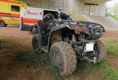 27-Jähriger bei Unfall mit Quad schwer verletzt - Am Donnerstag ist ein Quad-Fahrer bei einem Unfall auf einem Feldweg bei Deutschenbora verletzt worden. Foto: Roland Halkasch