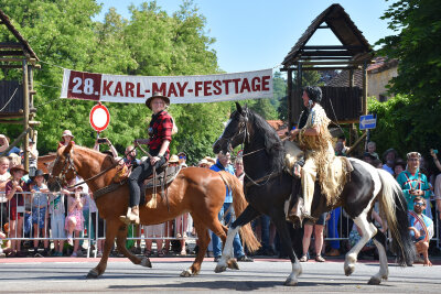 28. Karl-May-Festtage ein wahrer Besuchermagnet - Reiter der Sternreiterparade.