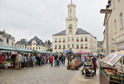 29. Öko- und Streuobstmarkt mit Wappen-Zeremoniell - Beim Öko- und Streuobstmarkt haben sich 40 regionale Erzeuger, Händlern und Manufakturen präsentiert. Foto: Ramona Schwabe