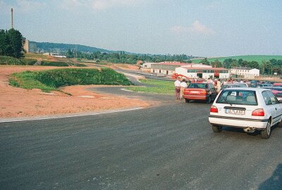 30 Jahre im Dienst des Motorsports - Die Basis für die Fortführung der Tradition war die Eröffnung des VSZ Sachsenring 1995. Foto: Thorsten Horn
