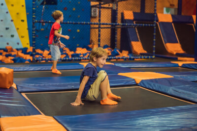 Die Trampolinwelt "Jump 'n Play" in Chemnitz ist für Kinder und Jugendliche eine tolle Aktivität.