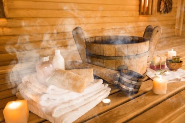 Wer Erholung mag und etwas für seine Gesundheit tun möchte, kann eine Auszeit in der Sauna verbringen. 