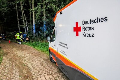40 Einsatzkräfte rücken für schweres Unfall-Szenario aus -  Einsatzübung in Schneeberg. Foto: Niko Mutschmann