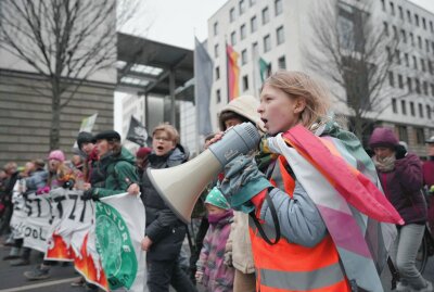 5.000 Teilnehmer trotz Bahnstillstand bei Klimastreik in Dresden - In Dresden gingen 5.000 Menschen auf die Straße. Foto: xcitepress/Finn Becker