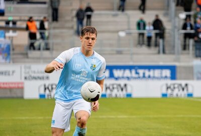 5:1! Chemnitzer FC fährt klaren Heimsieg gegen Auerbach ein - Lukas Aigner am Ball. Foto: Harry Härtel/haertelpress